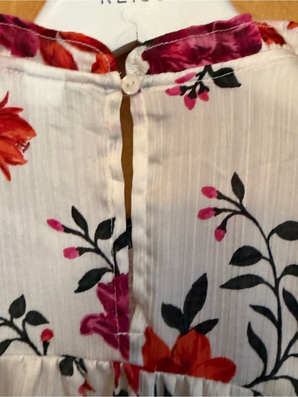 Old Navy Floral Blouse Size Large - Picture 6 of 8